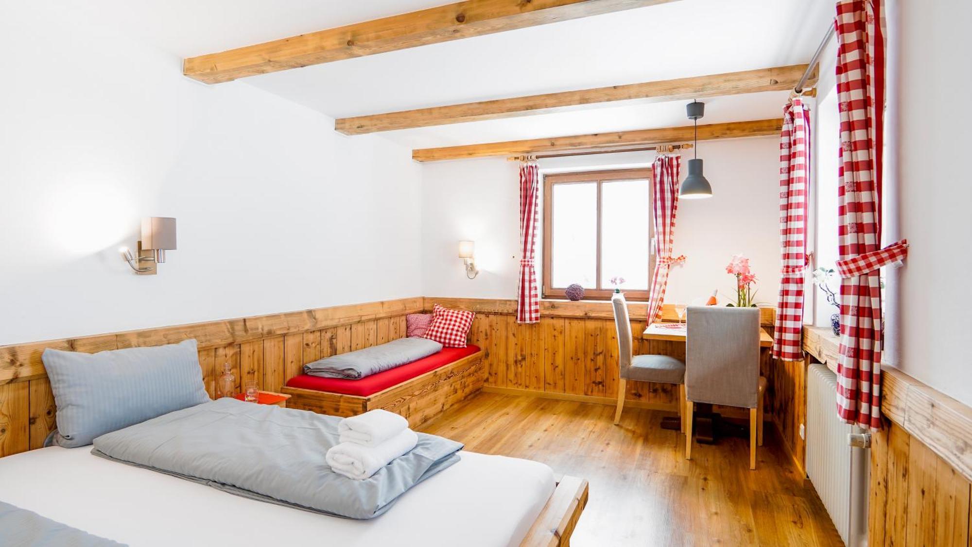 Landgasthof Zum Papyrer - Erholung Im Urlaubsgebiet Lenggries Pokoj fotografie