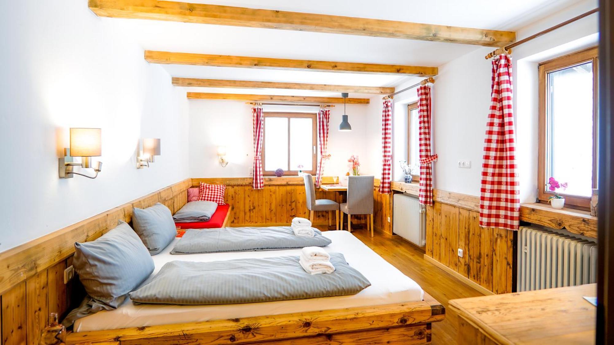 Landgasthof Zum Papyrer - Erholung Im Urlaubsgebiet Lenggries Pokoj fotografie