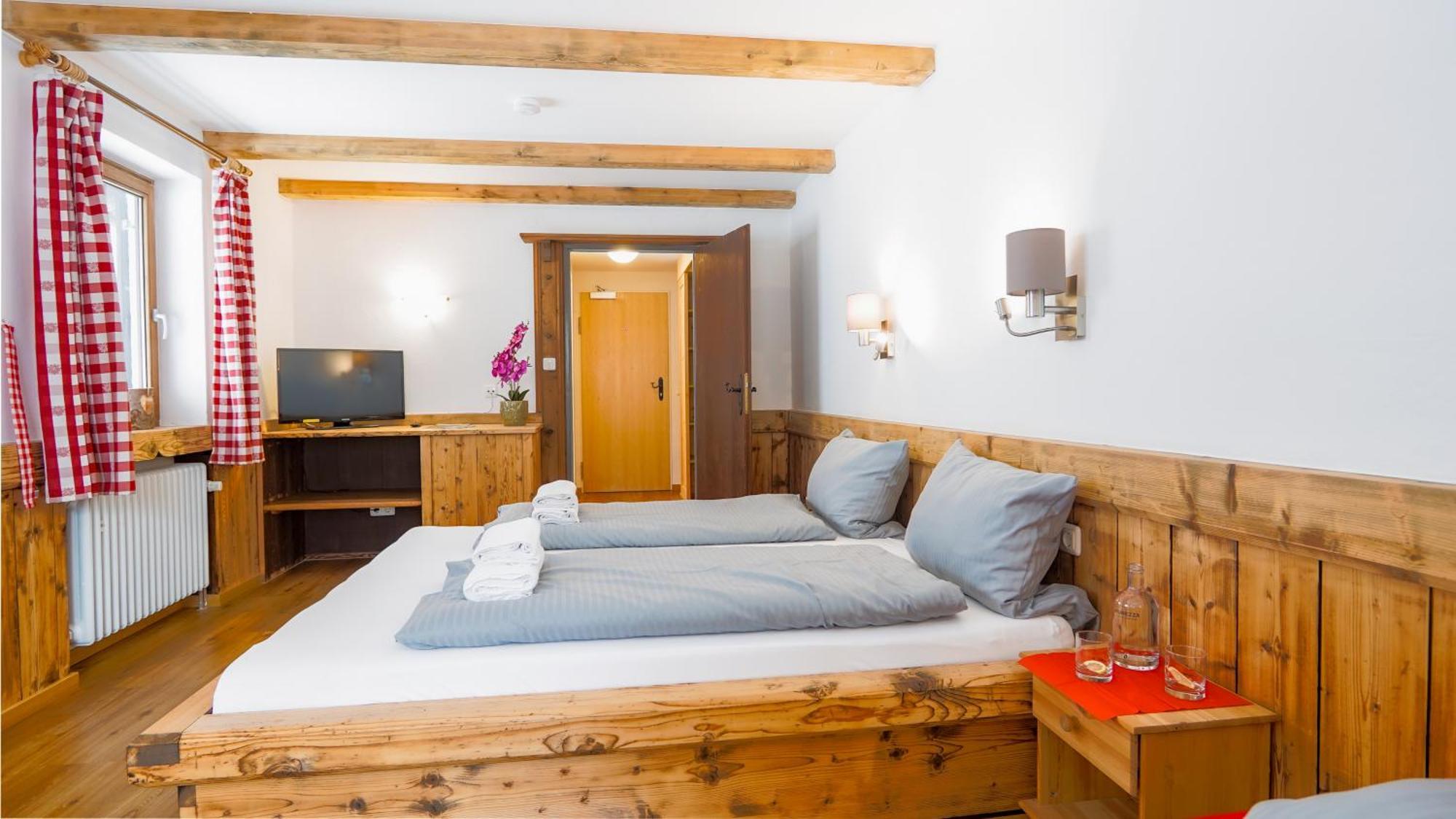 Landgasthof Zum Papyrer - Erholung Im Urlaubsgebiet Lenggries Pokoj fotografie